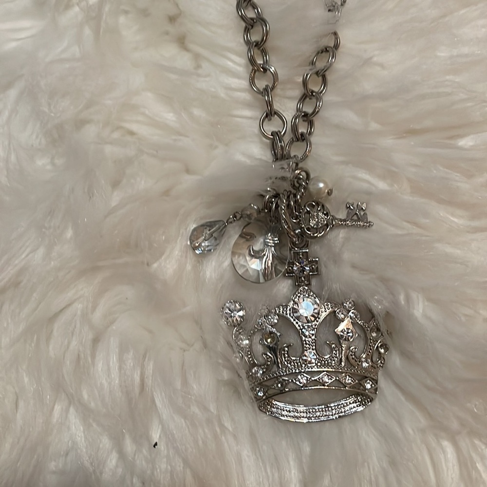 Crown necklace